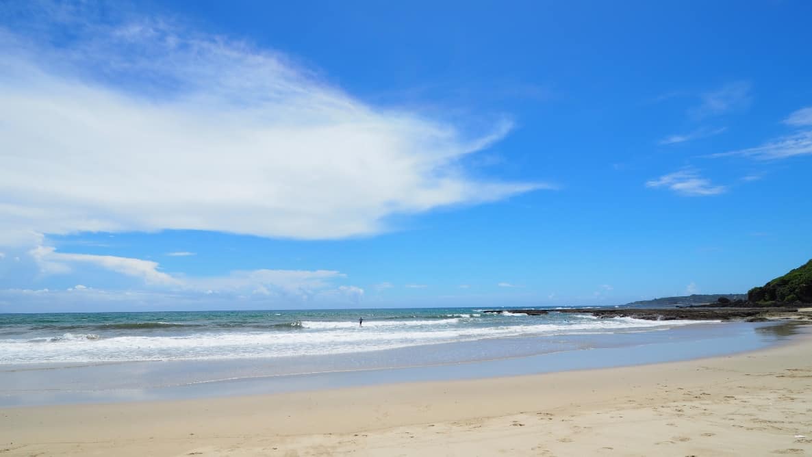 美しい空と海の花徳浜